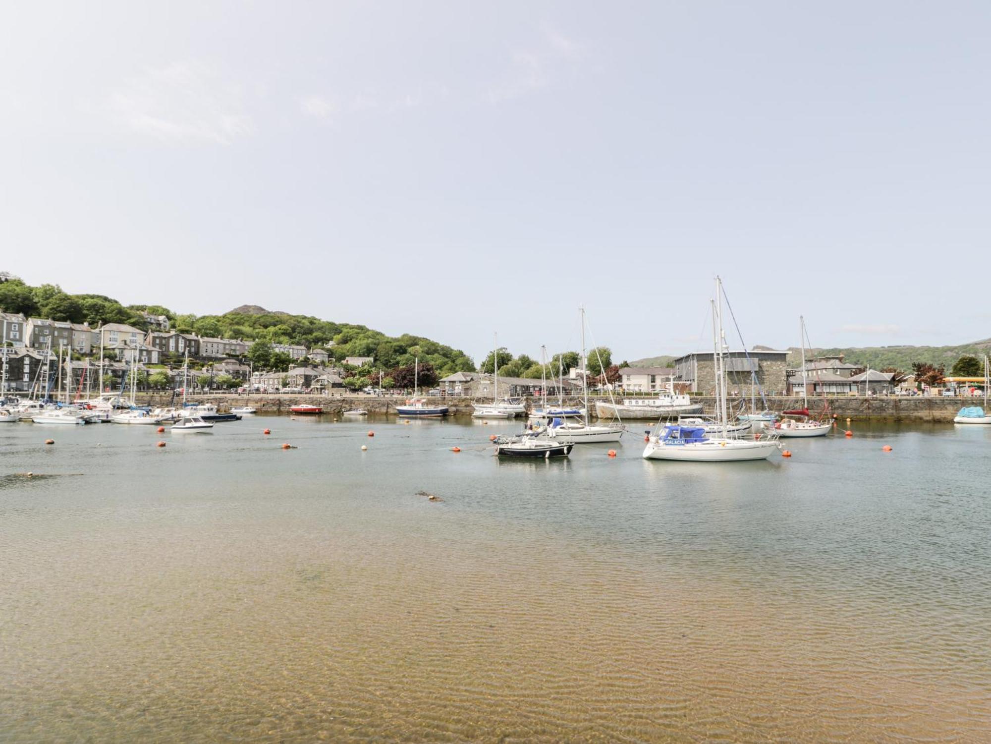 Whistle Stop Apartment Porthmadog Extérieur photo