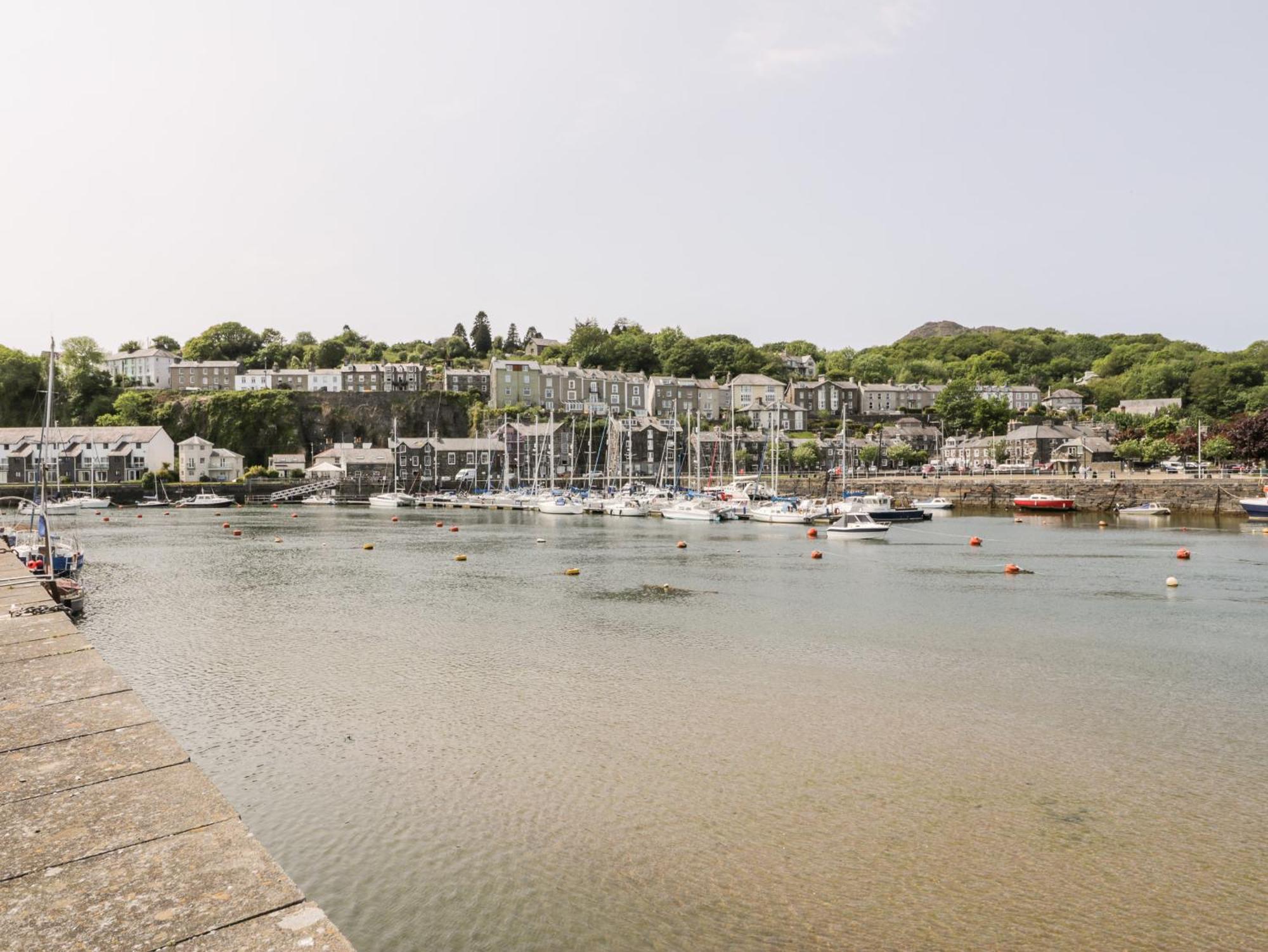 Whistle Stop Apartment Porthmadog Extérieur photo